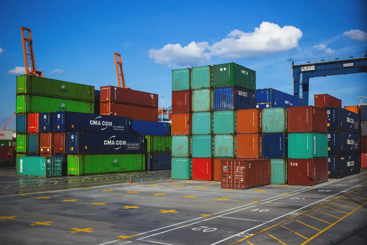 Se mantiene prohibición de importación y reexportación de mercancía que viole los derechos de PI